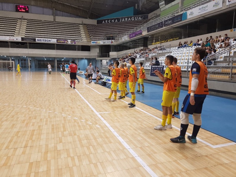 Futsal Sub 17 CEJ/ ELIAN/ MANNOS/ LICA CONSTRUÇÕES/ TOP SUN/ SECEL entre os 4 melhores de SC